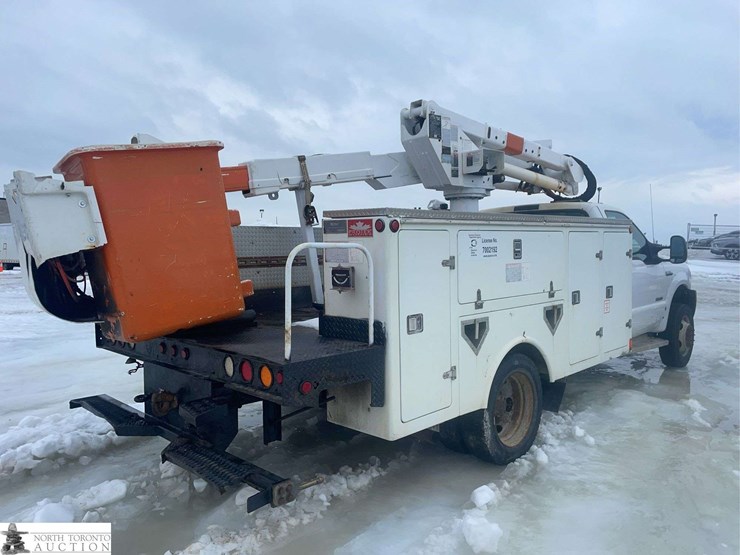 2006-ford-f550-image-5