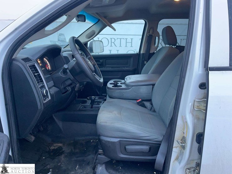 2015-dodge-2500-image-13