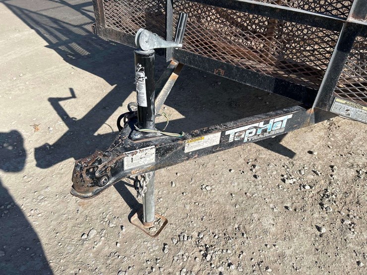 2014-top-hat-trailer-image-14