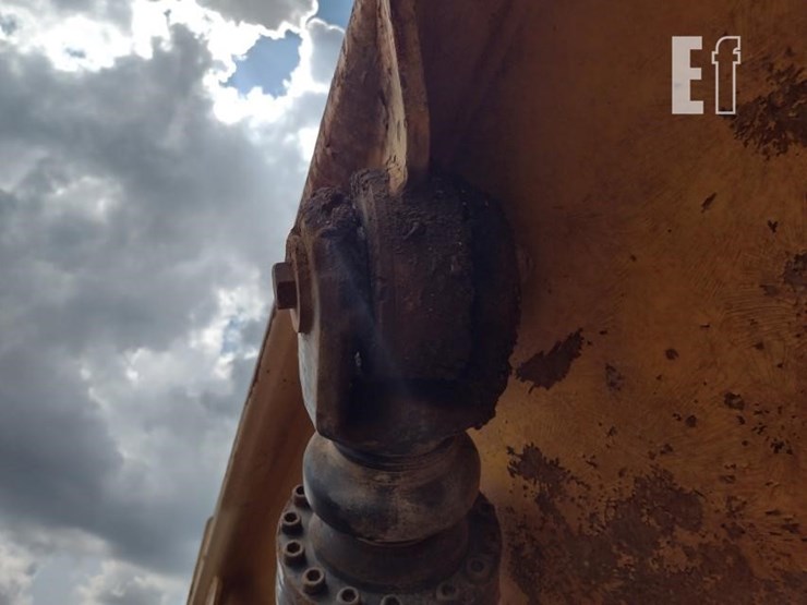 2003-volvo-a40d-image-28