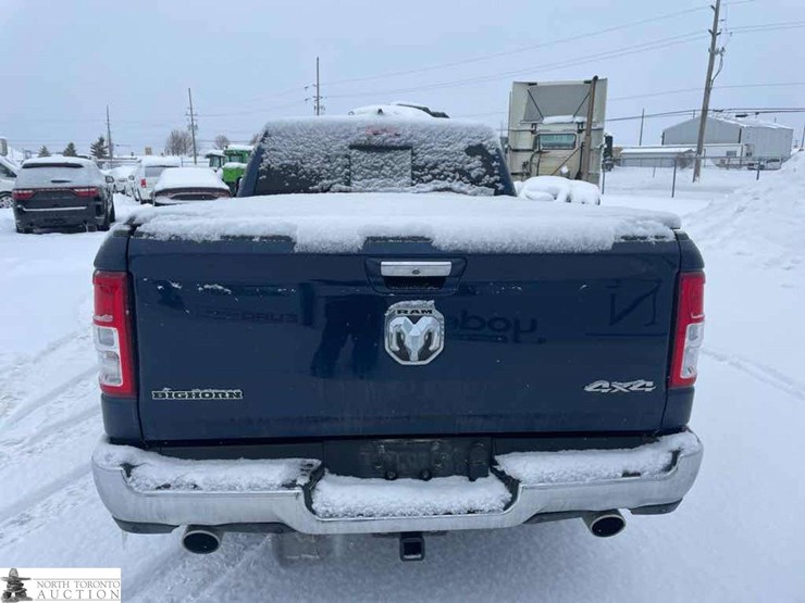 2019-ram-1500-big-horn-image-6