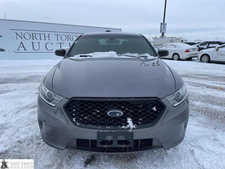 2018-ford-taurus-police-inte-image-2