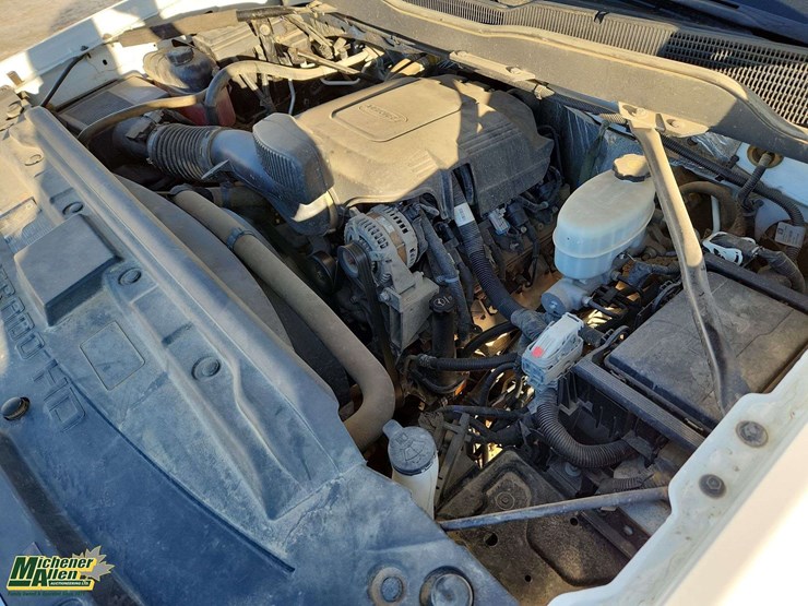 2015-chevrolet-silverado-2500hd-image-29