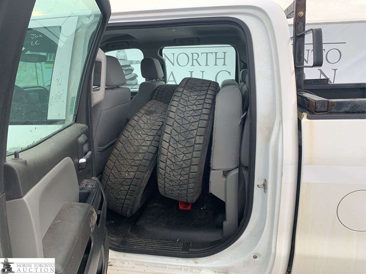 2018-chevrolet-silverado-1500-image-29