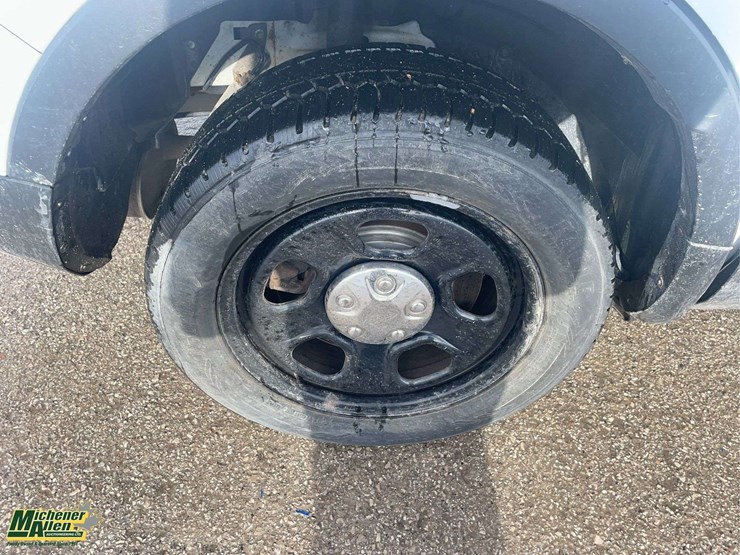 2014-ford-explorer-image-23