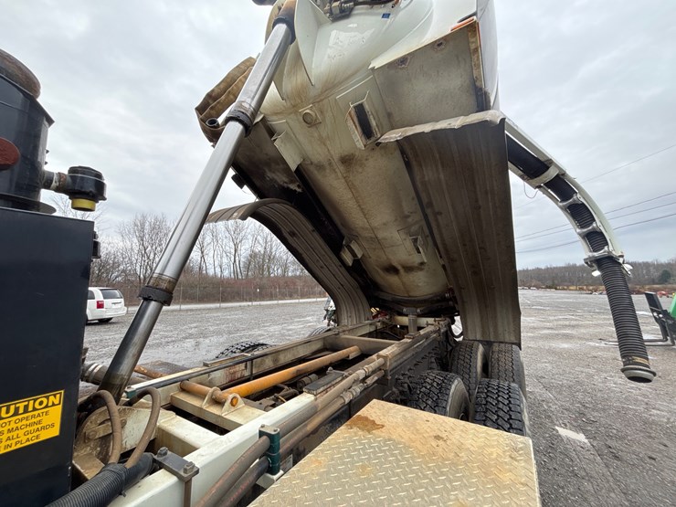 2009-international-7400-image-30