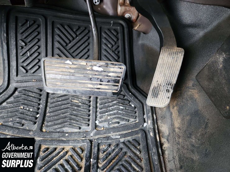 2011-chevrolet-silverado-1500-lt-image-24