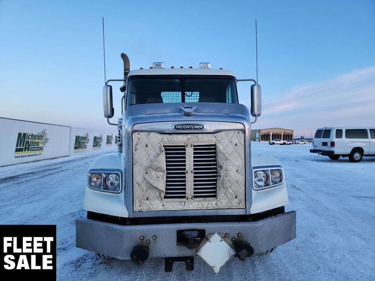 2011-freightliner-coronado-122-sd-image-9