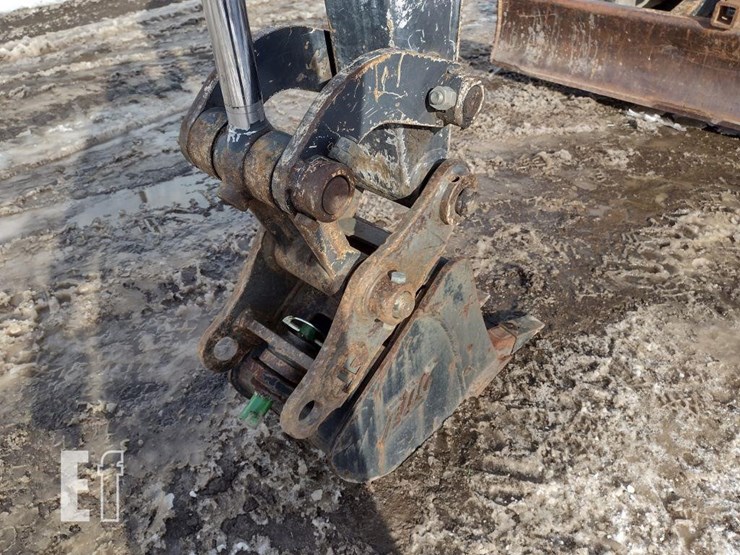 2013-deere-35d-image-16