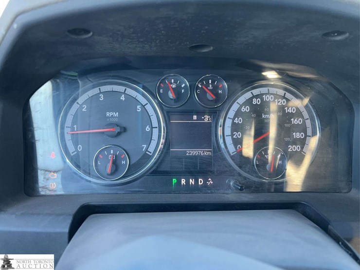 2012-dodge-2500-image-17