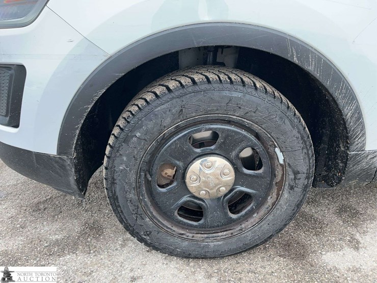 2018-ford-explorer-image-11