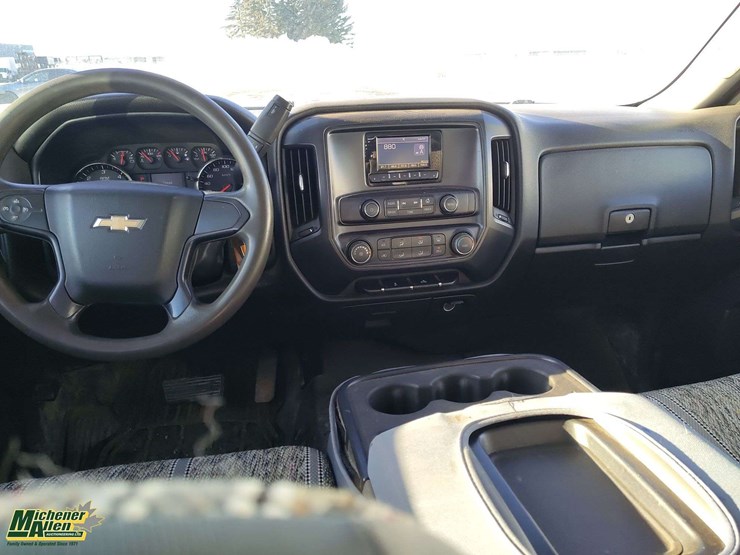 2015-chevrolet-silverado-2500hd-image-17