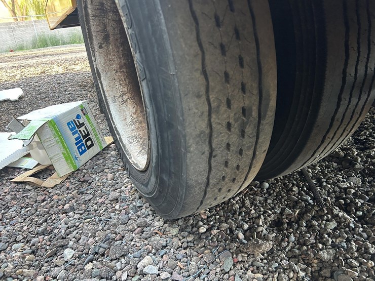 2001-international-4700-image-16