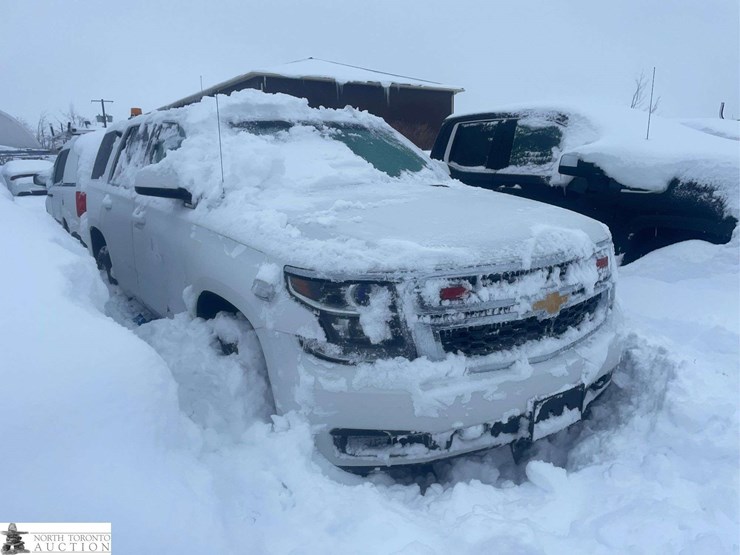 2015-chevrolet-tahoe-image-4