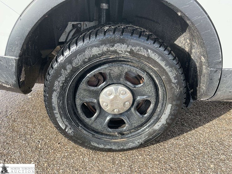 2017-ford-explorer-image-9