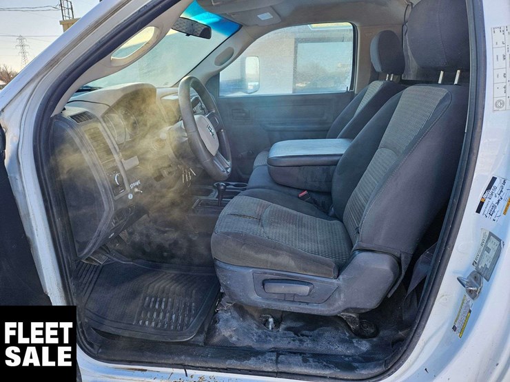 2011-ram-3500-st-image-13