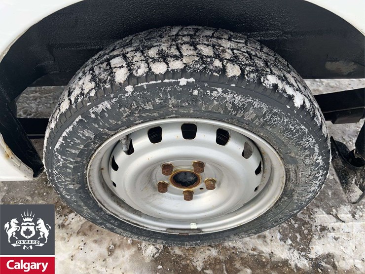 2015-nissan-nv200-image-11