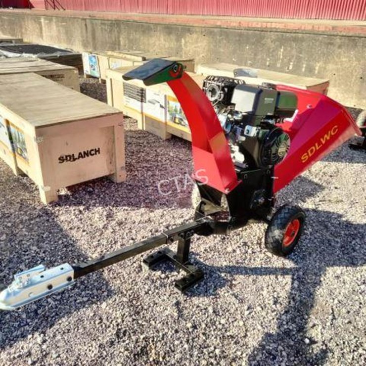 #111 • Wood Chipper w/ Tow Hitch (SDLWC)