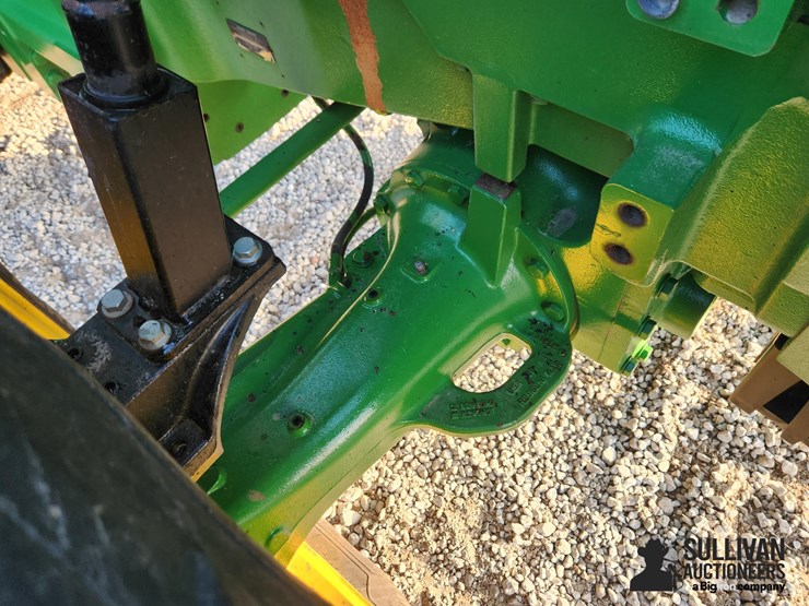 2012-john-deere-8260r-image-18