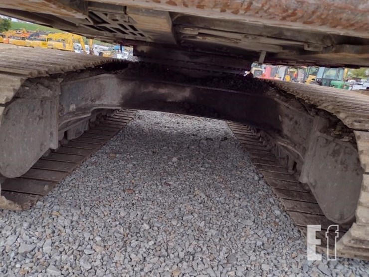 2015-volvo-ec220e-lr-image-47