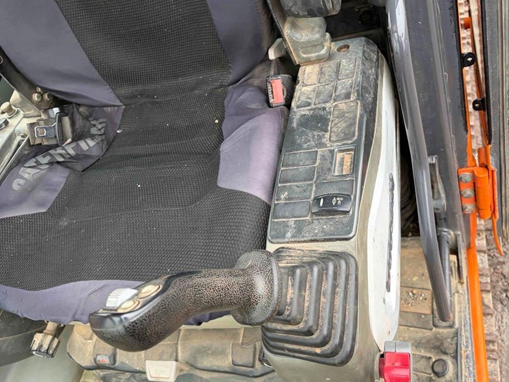 2013-doosan-dx180-lc-3-image-14