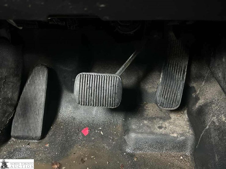 2018-ford-explorer-image-23