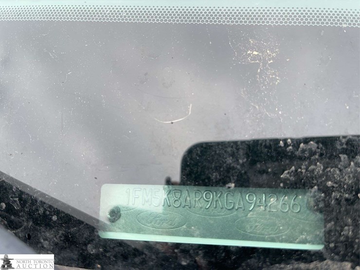 2019-ford-explorer-image-13