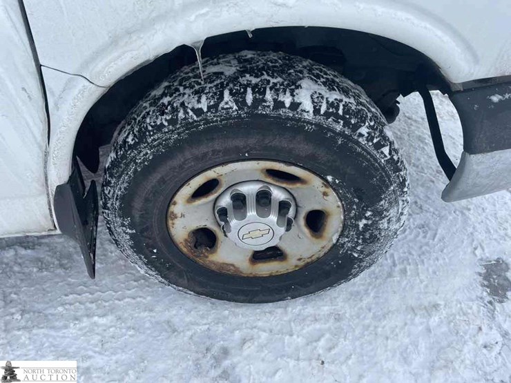 2011-chevrolet-express-g3500-image-14