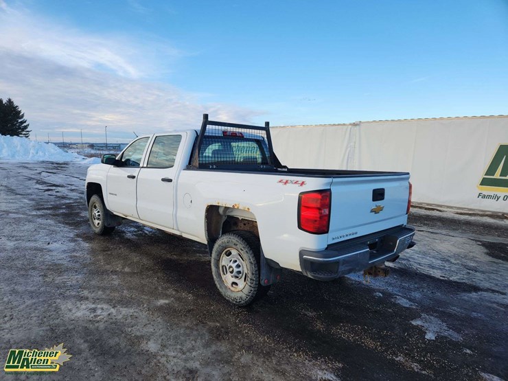 2015-chevrolet-silverado-2500hd-image-3