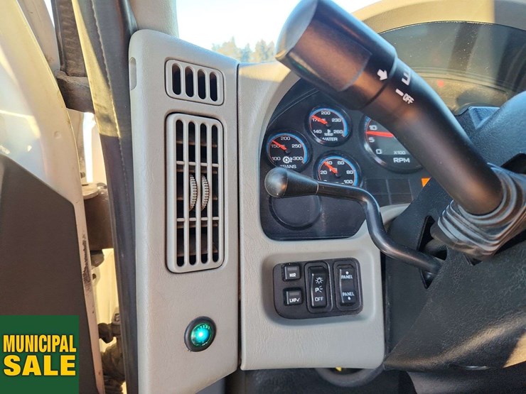 2011-international-workstar-7400-image-22