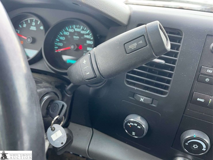 2013-chevrolet-silverado-1500-ls-image-25