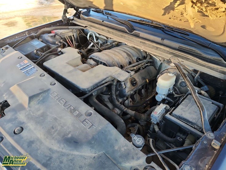 2015-chevrolet-suburban-image-29