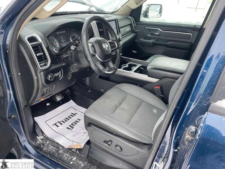 2019-ram-1500-big-horn-image-10