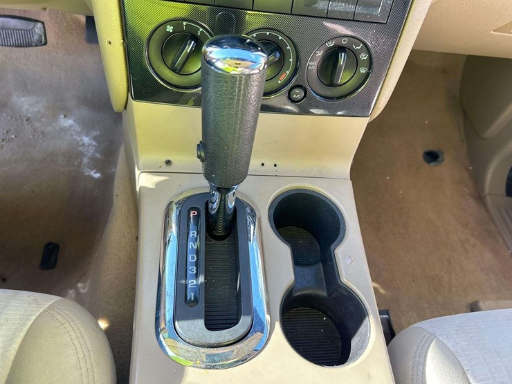 2008-ford-explorer-image-16