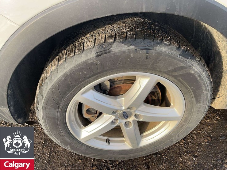 2016-ford-explorer-image-10