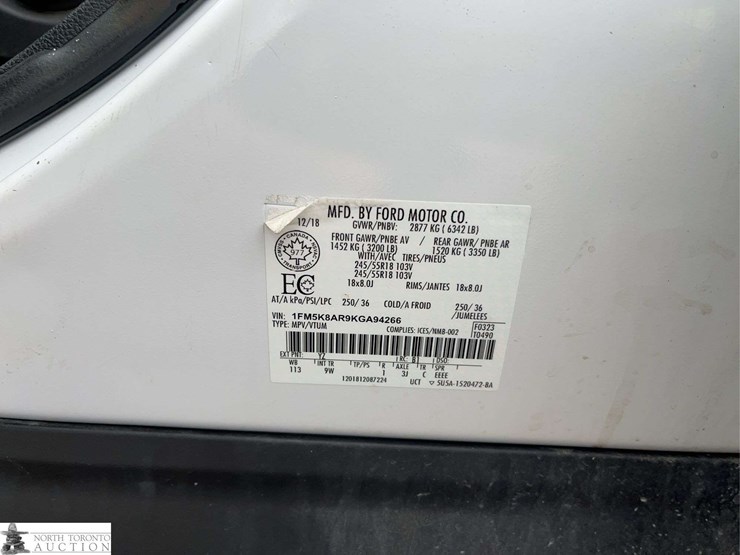 2019-ford-explorer-image-14