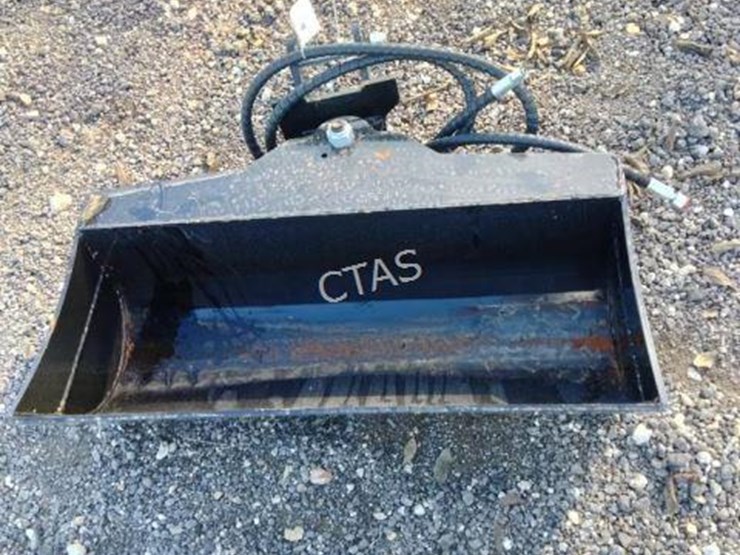 #46-•-mini-excavator-80cm-hydraulic-tilting-bucket-image-1