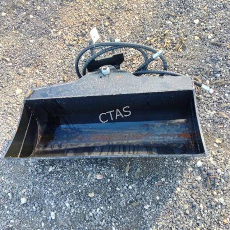 #46 • Mini Excavator 80cm Hydraulic Tilting Bucket