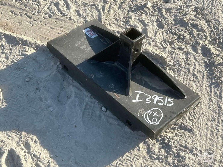 quick-hitch-mini-skid-steer-attachment-image-2