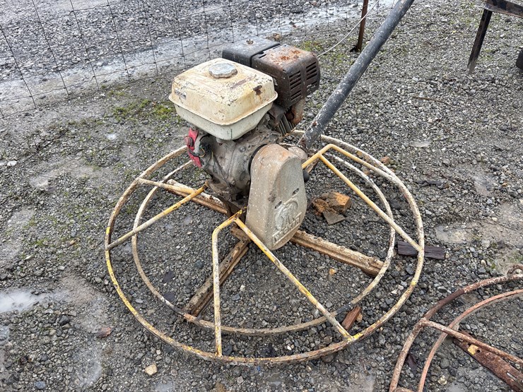 #6526-•-e1.-wacker-concrete-finisher-image-3