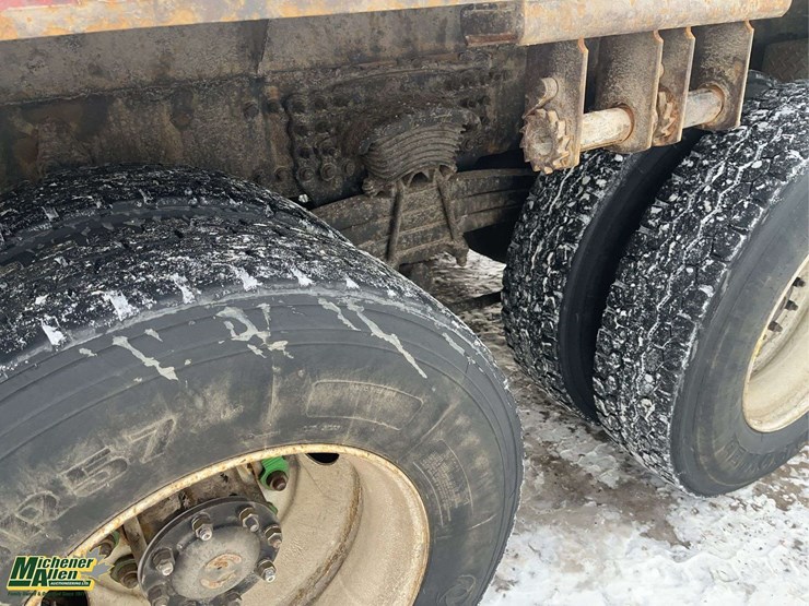 2007-sterling-lt9500-image-12