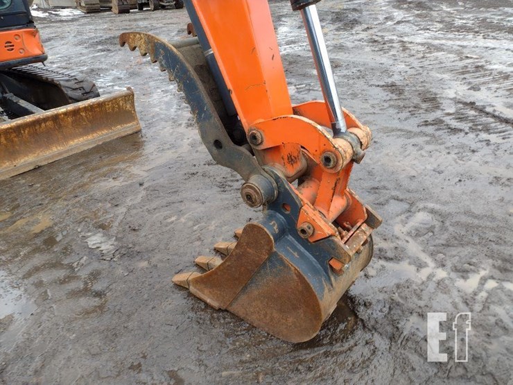 2014-hitachi-zx35u-image-18