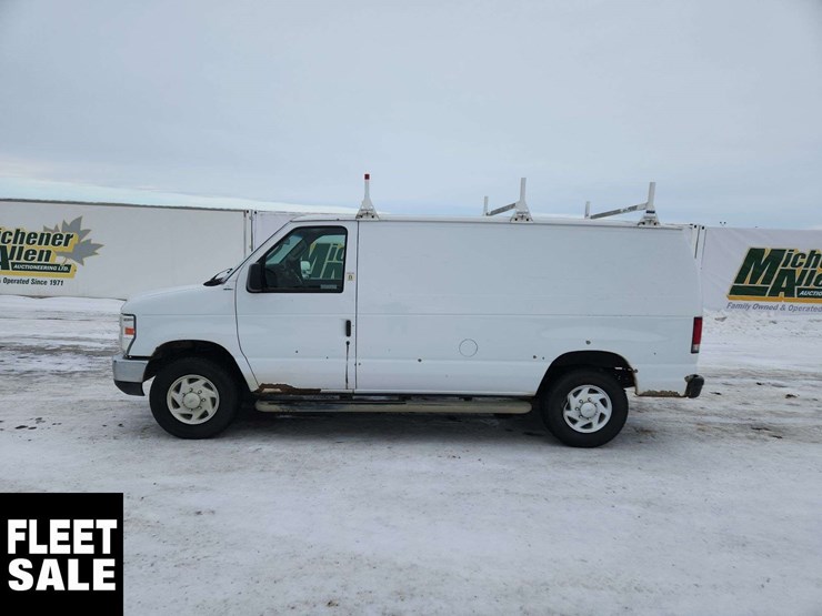 2013-ford-cargo-image-6