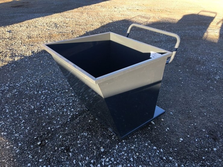 unused-2025-iranch-23in-x-26in-x-25in-dump-hopper-image-1