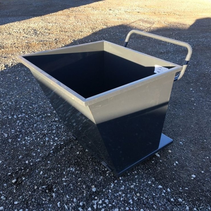 Unused 2025 IRanch 23in x 26in x 25in Dump Hopper
