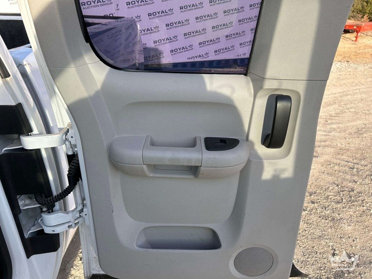 2013-chevrolet-silverado-1500-image-17