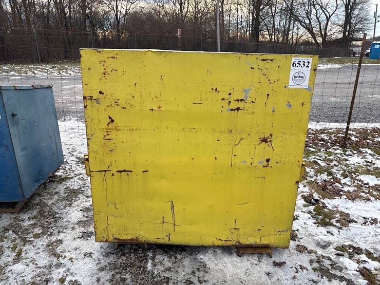 #6532-•-e1.-job-site-box-filled-with-misc-image-3