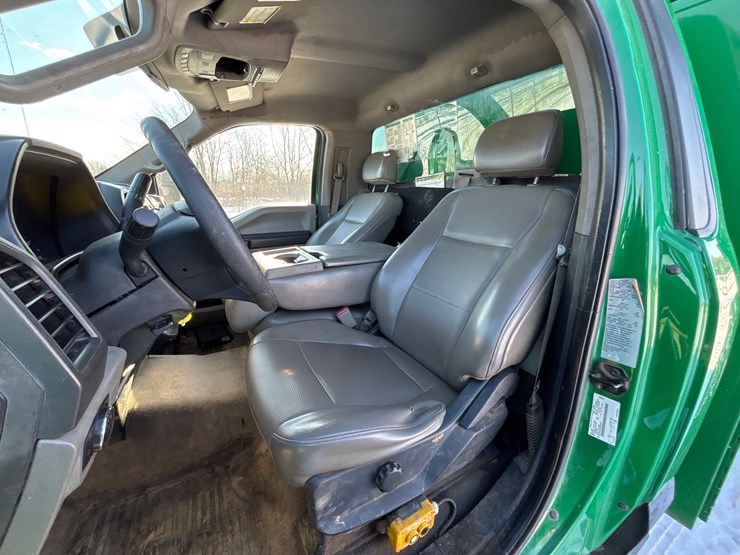 2017-ford-f550-image-33