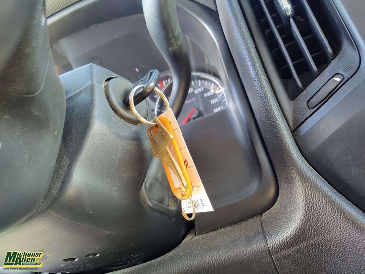 2015-chevrolet-silverado-2500hd-image-15