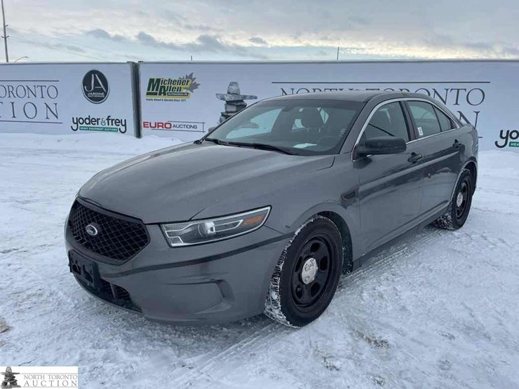 2017-ford-taurus-police-inte-image-1